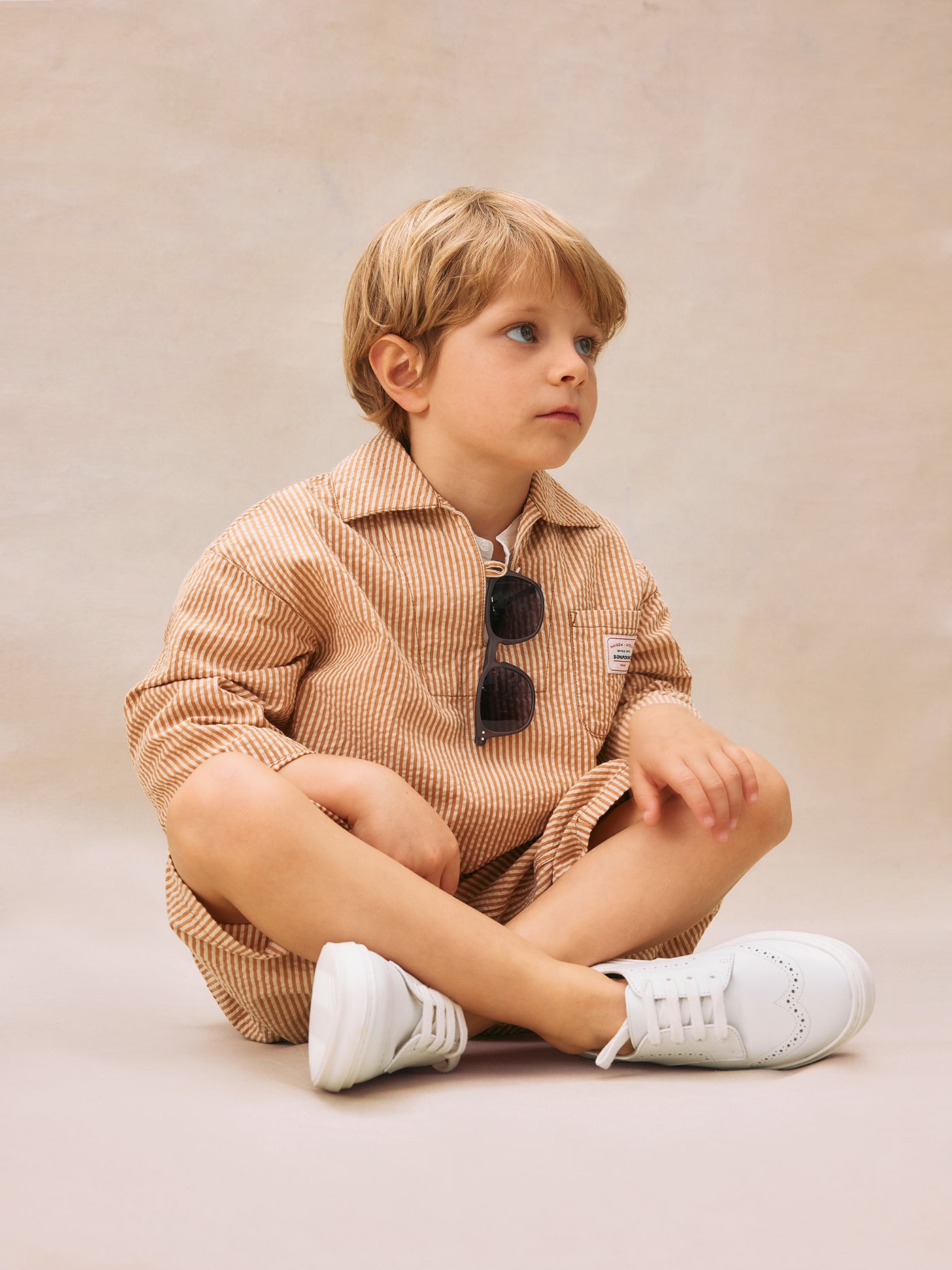 Boy's summer look 2025 Izipizi glasses