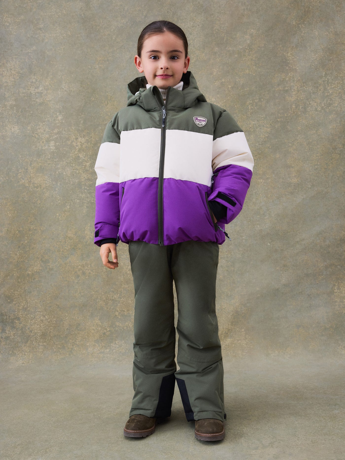 Piumino da sci per bambina look inverno 2024