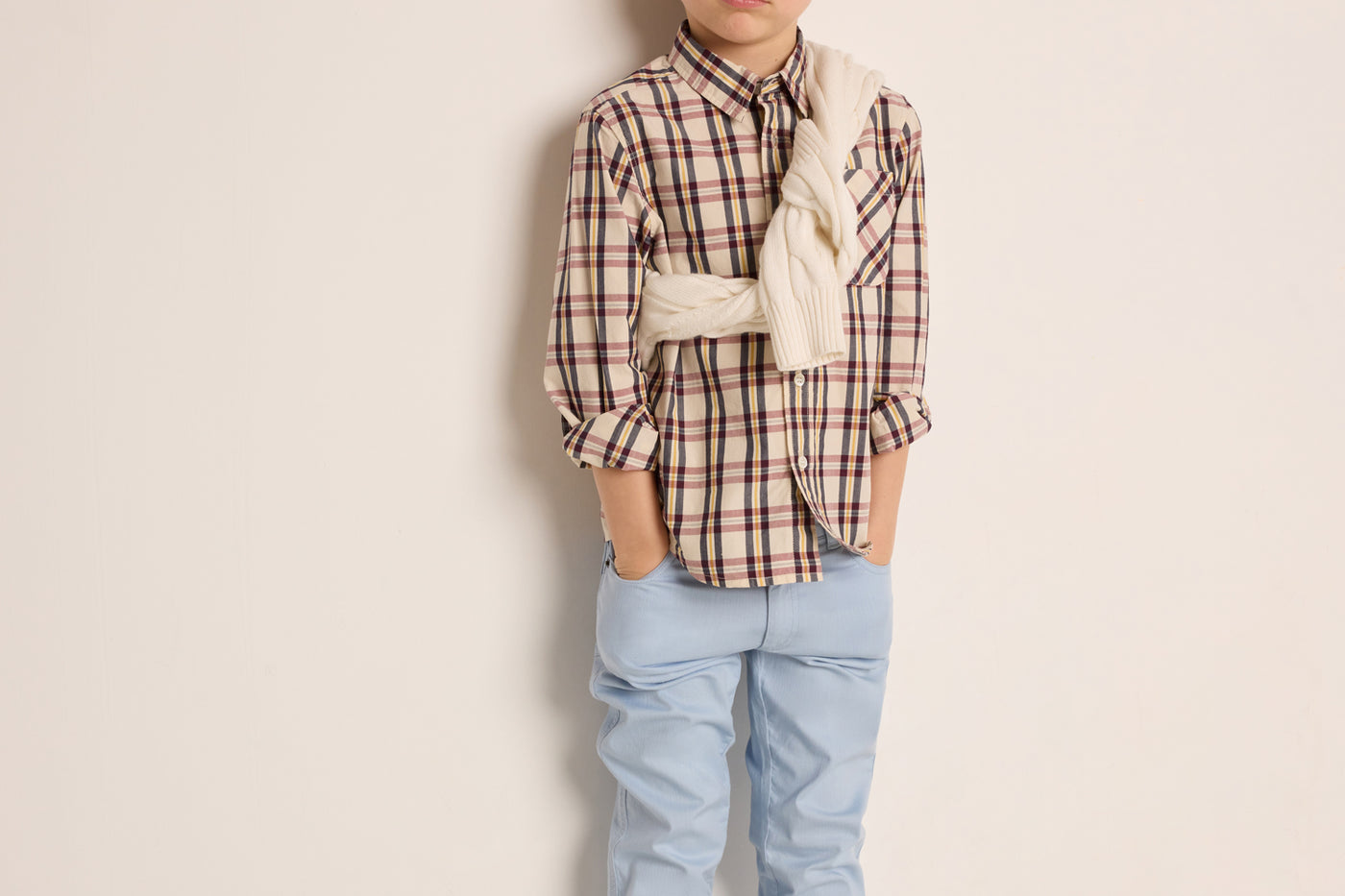 Winter 2023 boy's look white cardigan