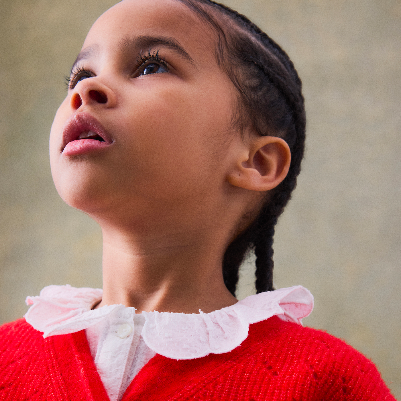 Winter 2024 girl's look wool cable knit cardigan