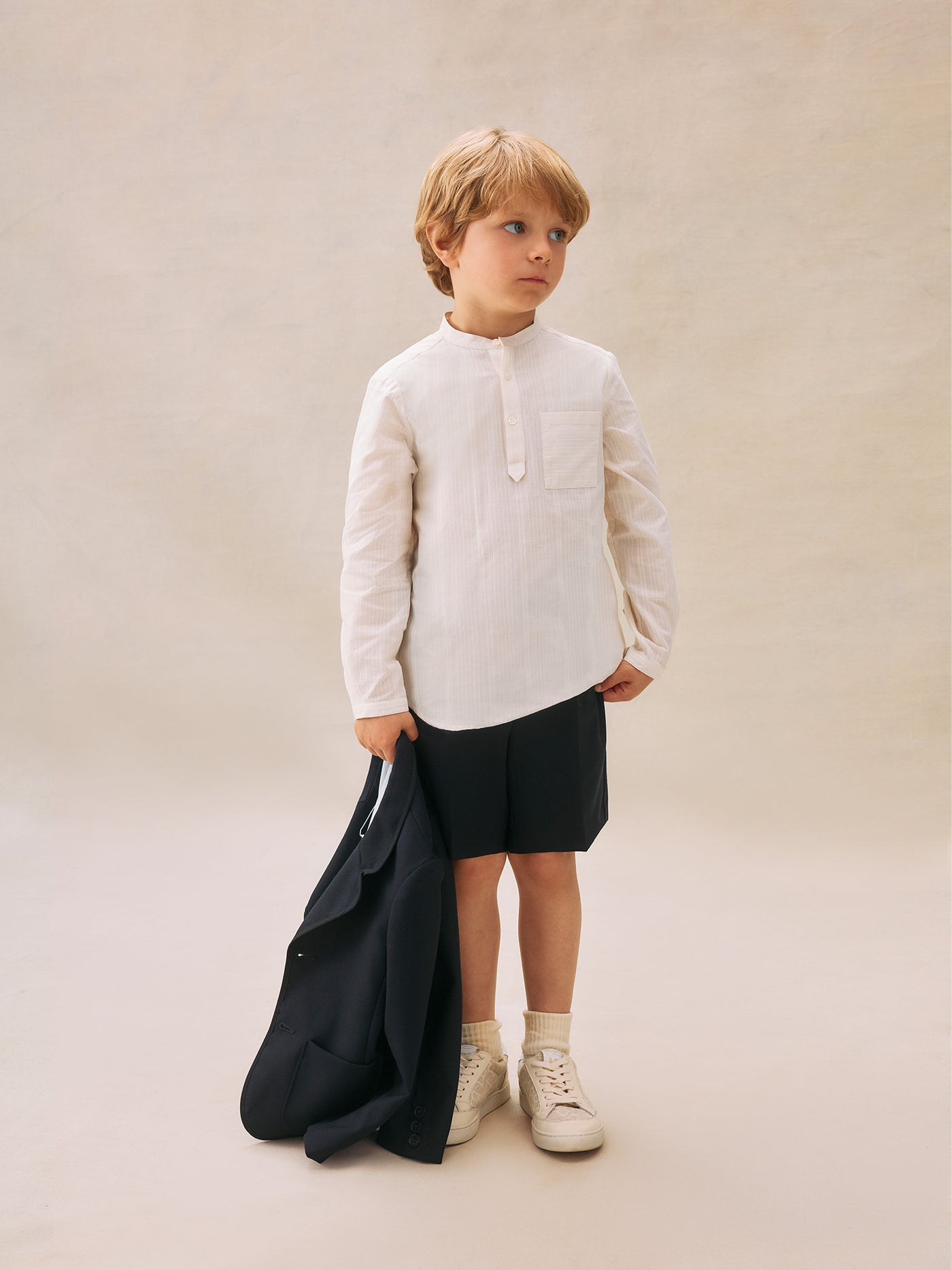 Camicia Claude con colletto alla cinese e sottili righe